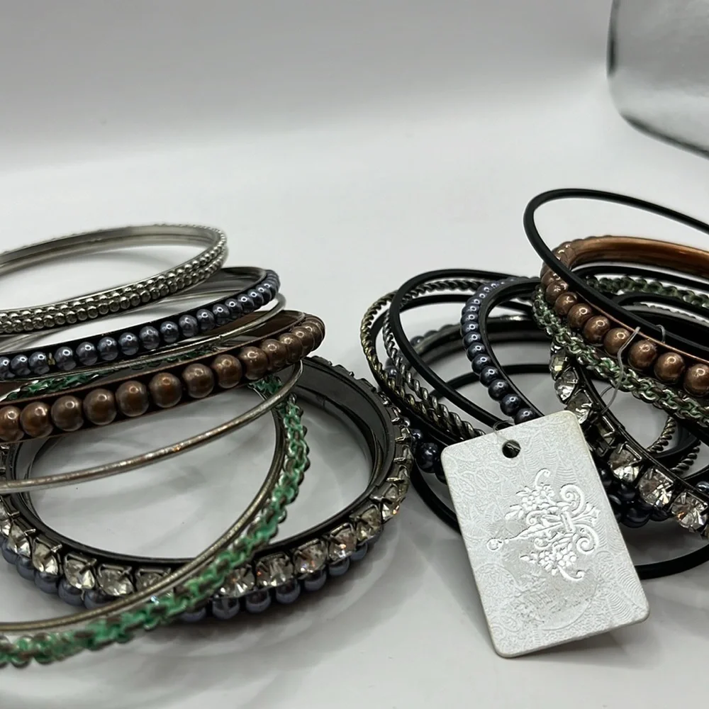 Bracelet Lot 24 Bracelet Faux Pearl Rhinestones Black and Silver Tone Bangle